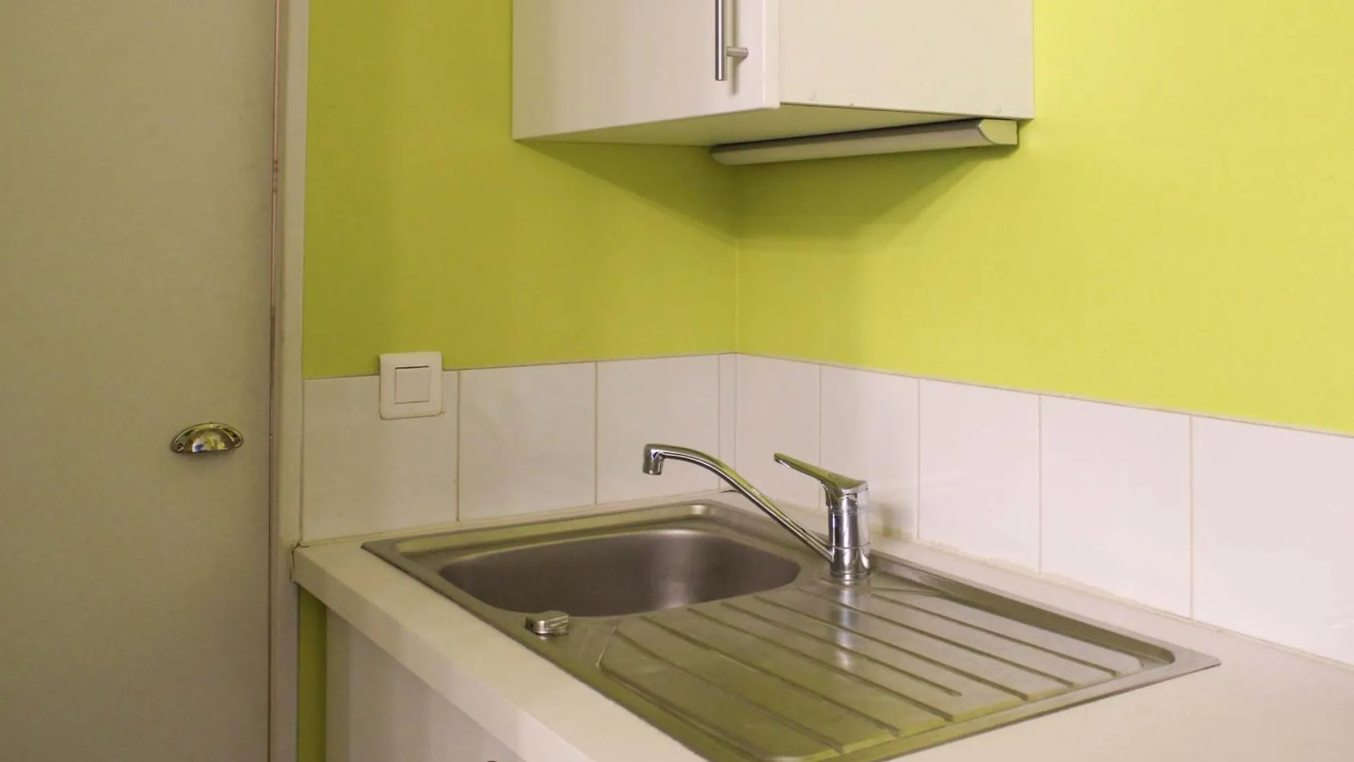 Colored Appt To Beaugrenelle Paris