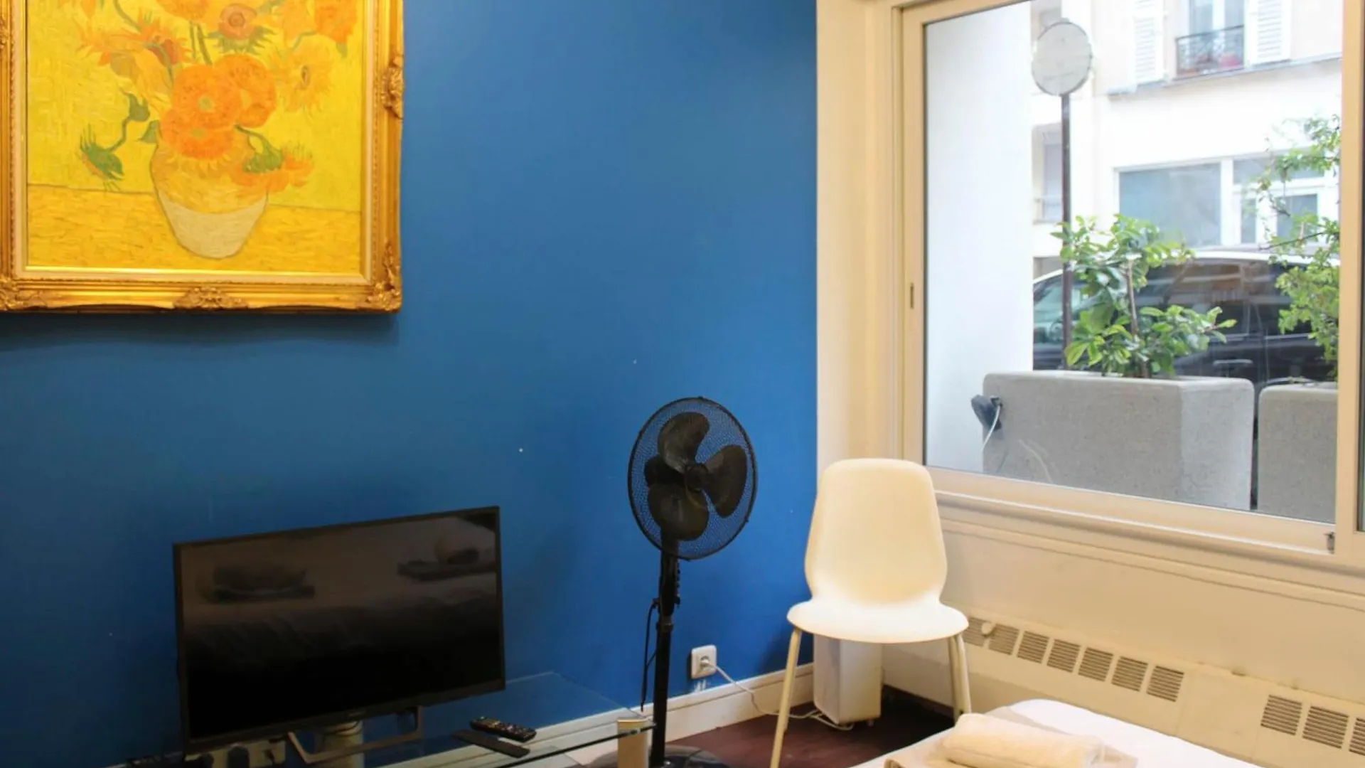 Colored Appt To Beaugrenelle Paris Apartment